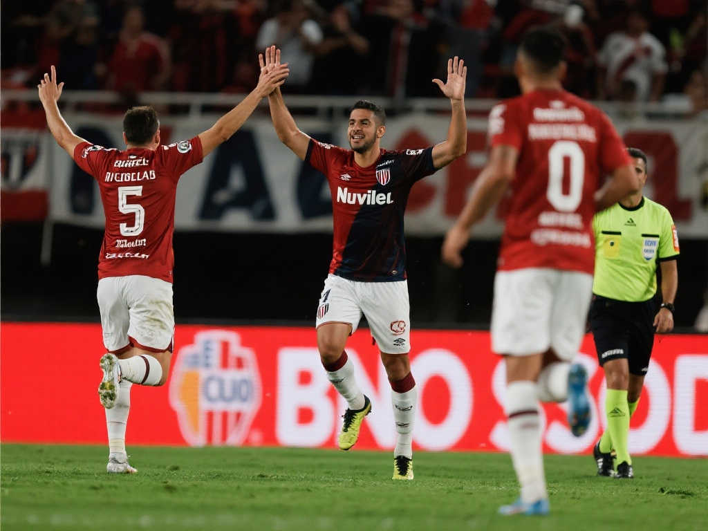 阿根廷顶级联赛积分榜与赛果概览