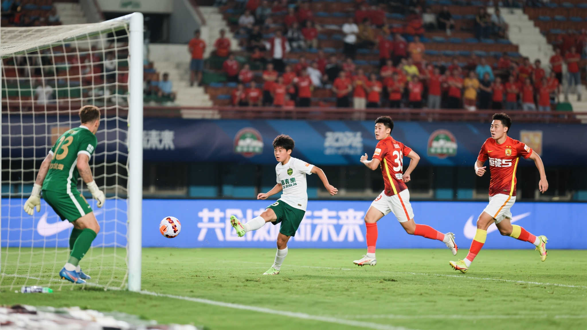 阿隆索迎执教首胜，皇马3比1力克帕丘卡